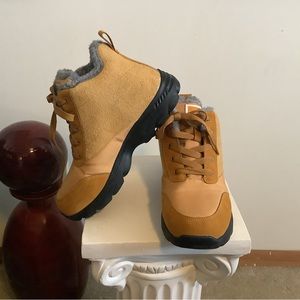 Unisex boots